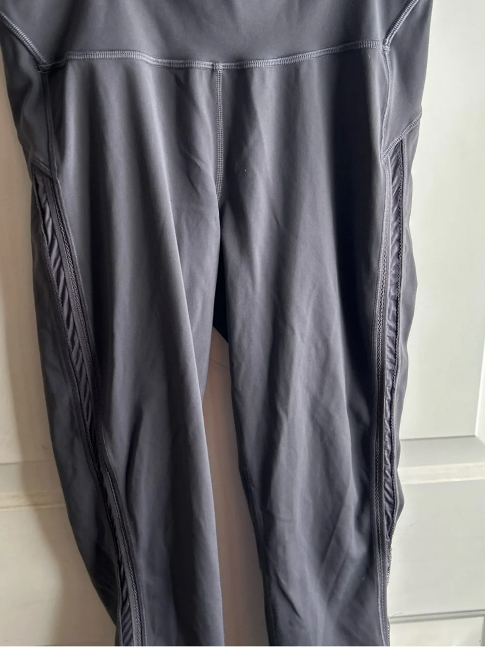 Lululemon Mesh Panel Crop Leggings Size 10 Gray Purple Athleisure Yoga Gym